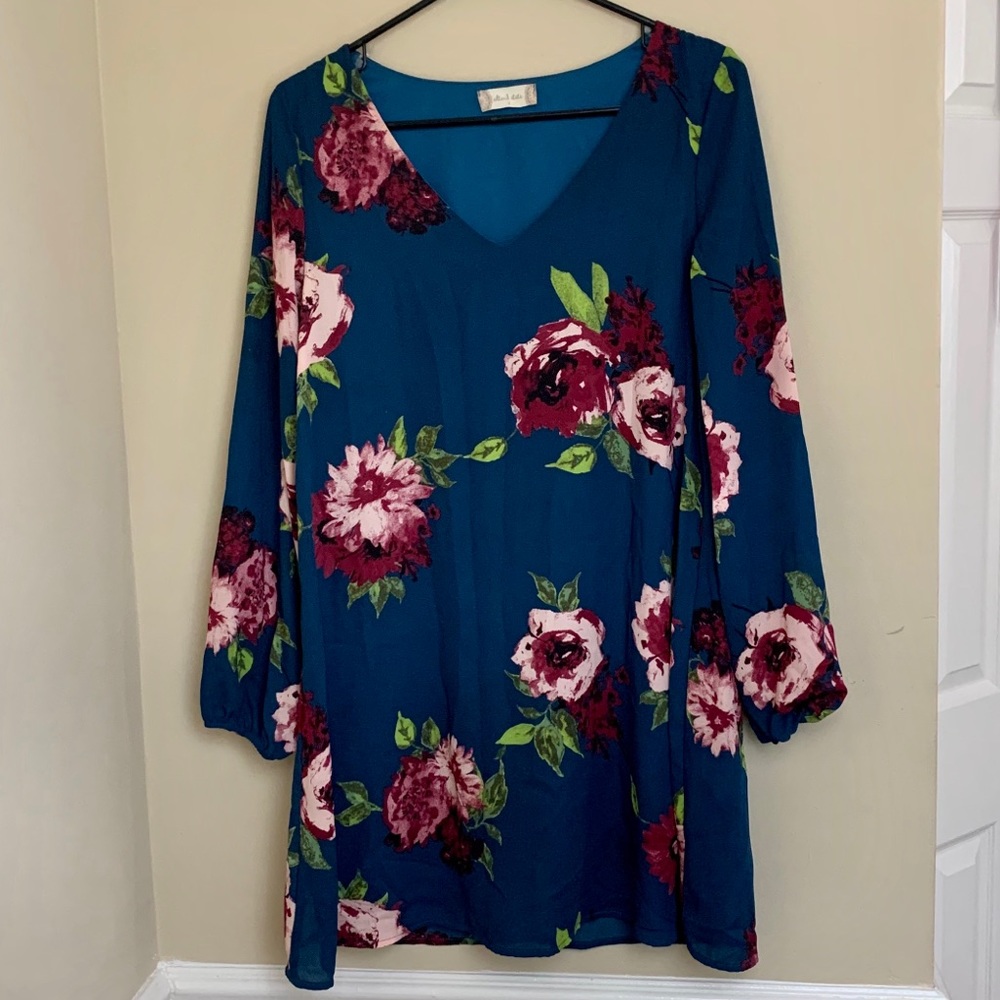 Floral short long-sleeve dress